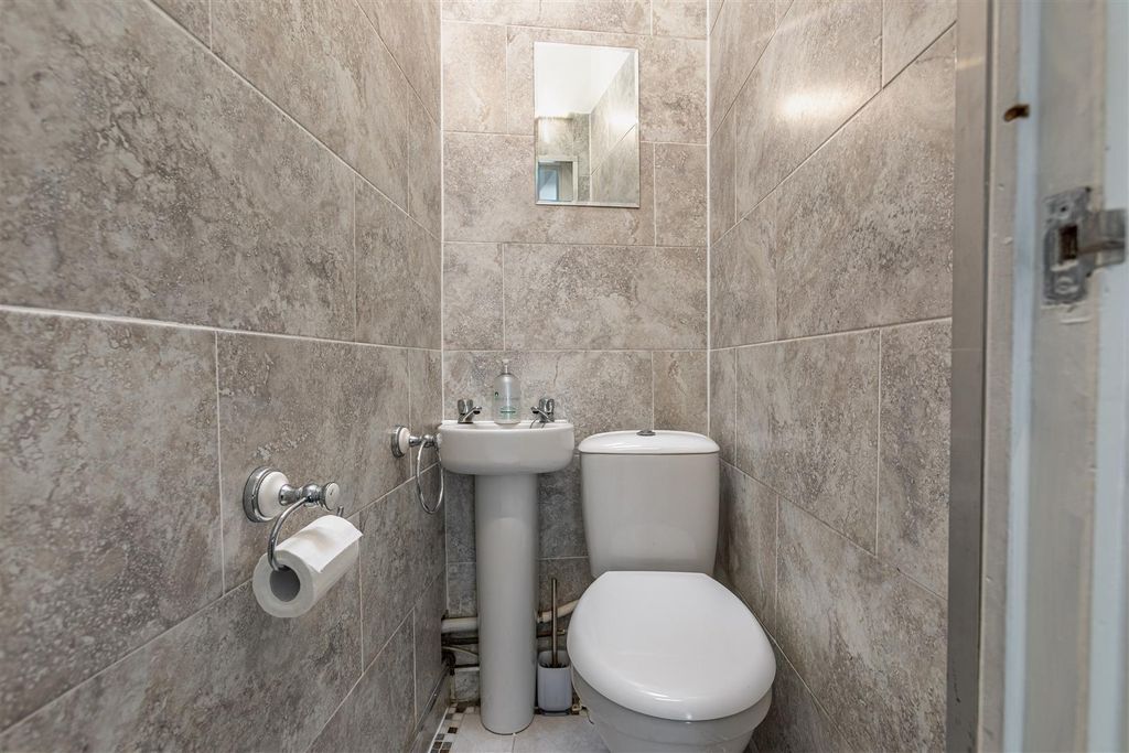 Additional image 9 of 3 bed flat for sale62 High Street, Galashiels TD1