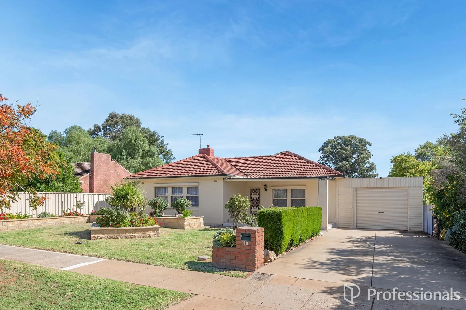 18 Burley Road, Elizabeth Vale SA 5112