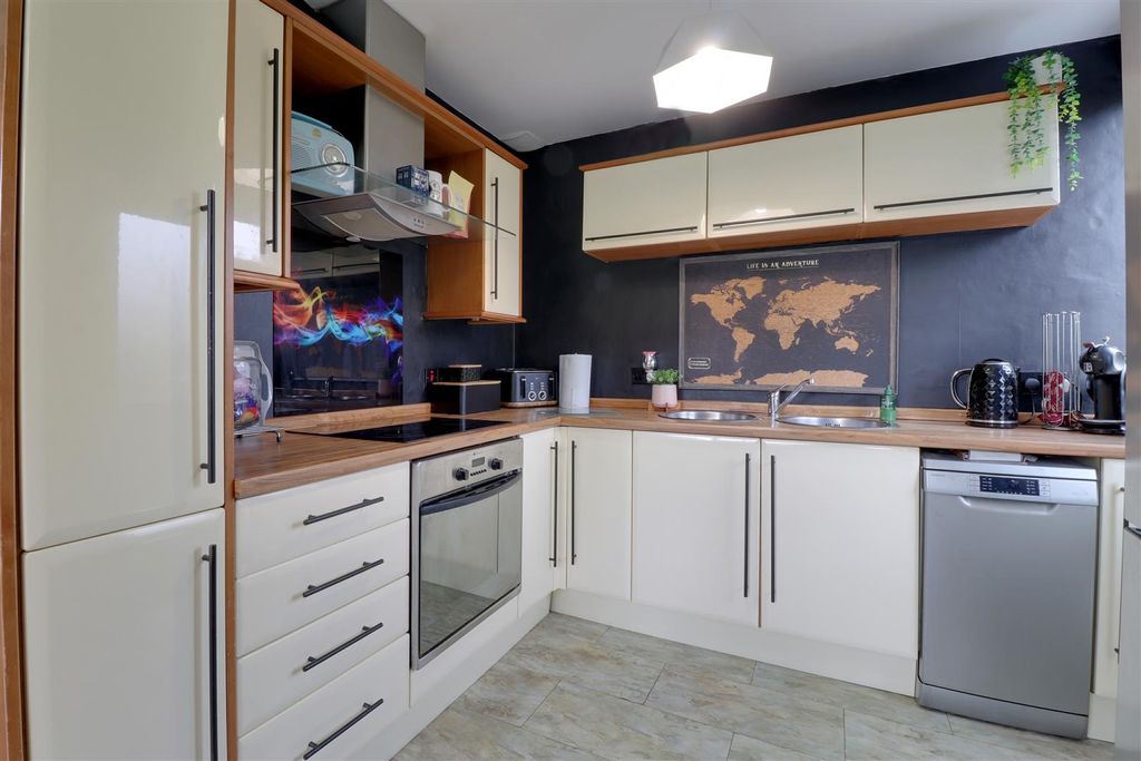 Additional image 10 of 4 bed bungalow for sale97 Donaghadee Road, Bangor BT20