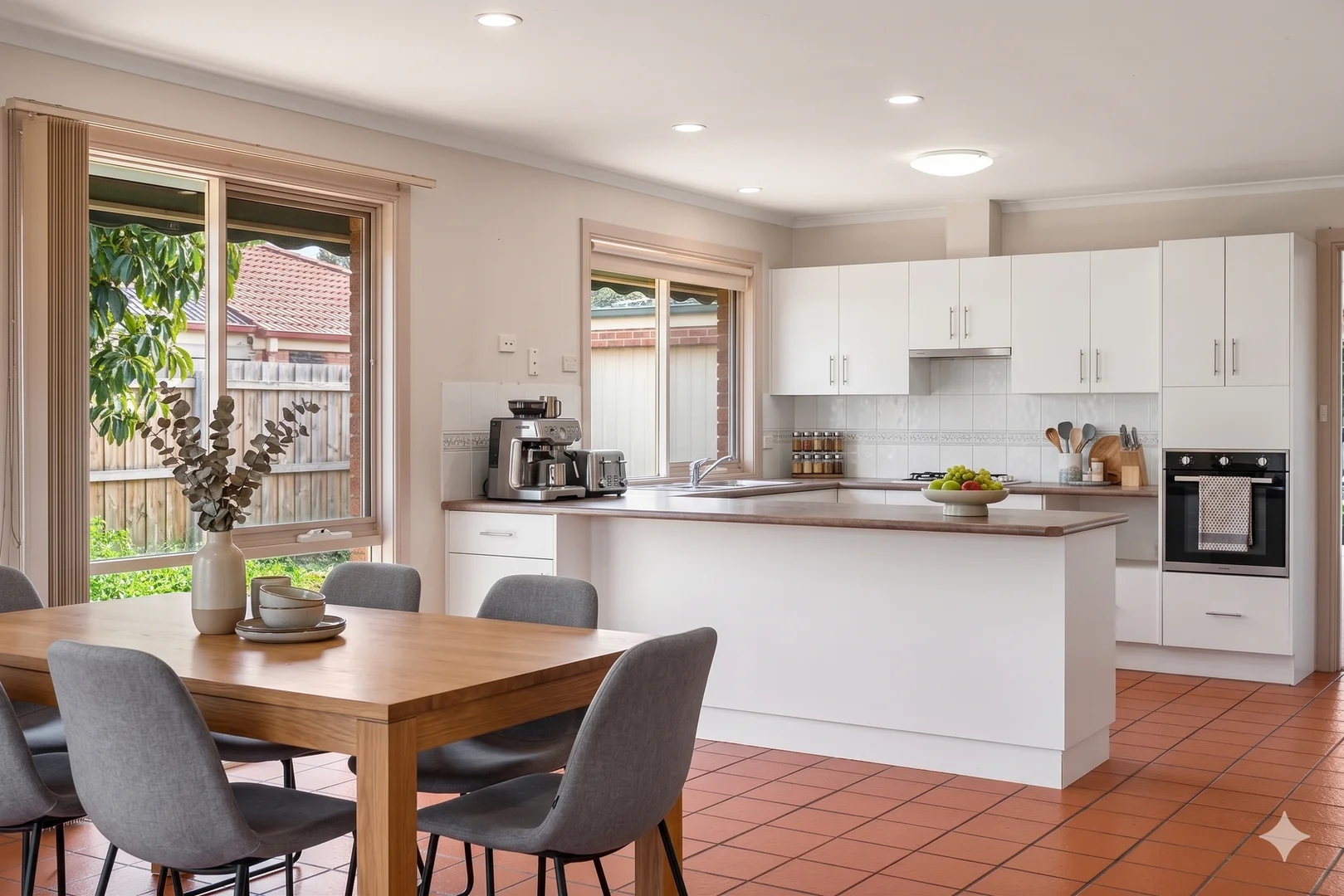 Additional image 5 of 33 Hedgeley Drive, Berwick VIC 3806
