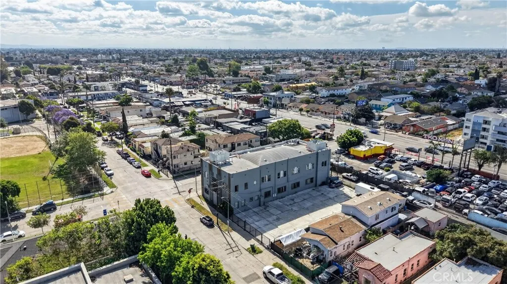 Additional image 42 of 7101 Menlo Ave, Los Angeles, CA 90044