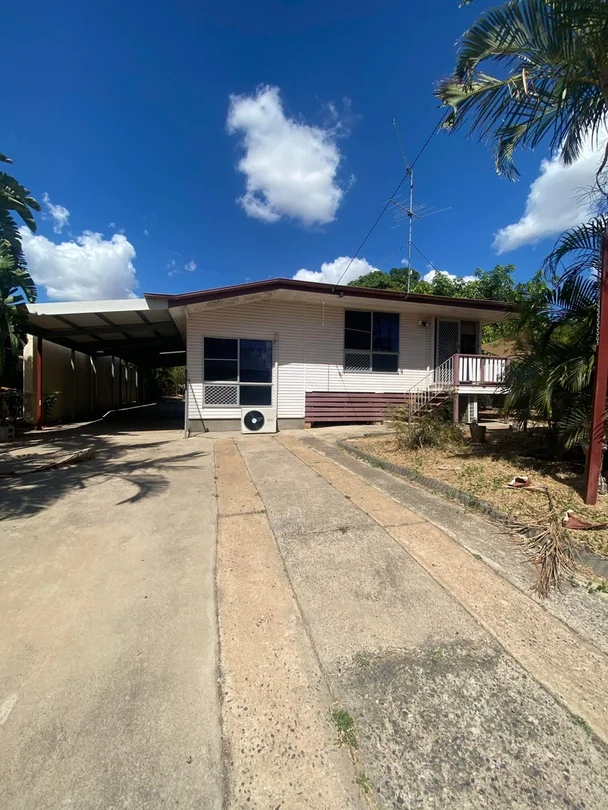 7 Cook Court, Moranbah QLD 4744