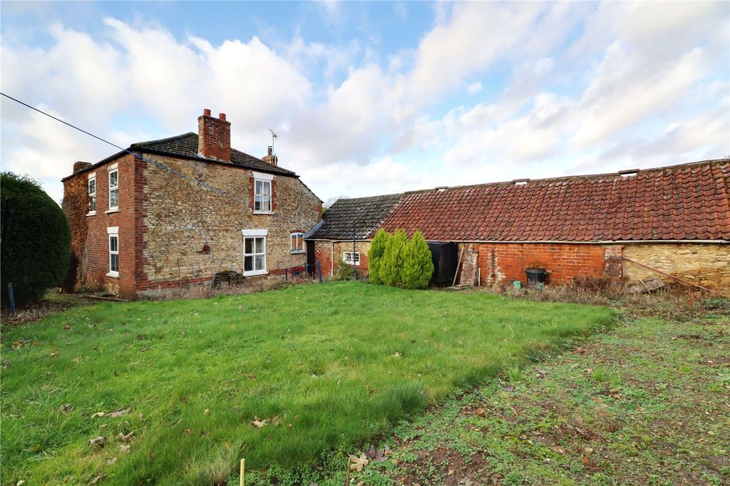 4 bed detached house for saleMarsh Lane, Winteringham DN15 photo 3