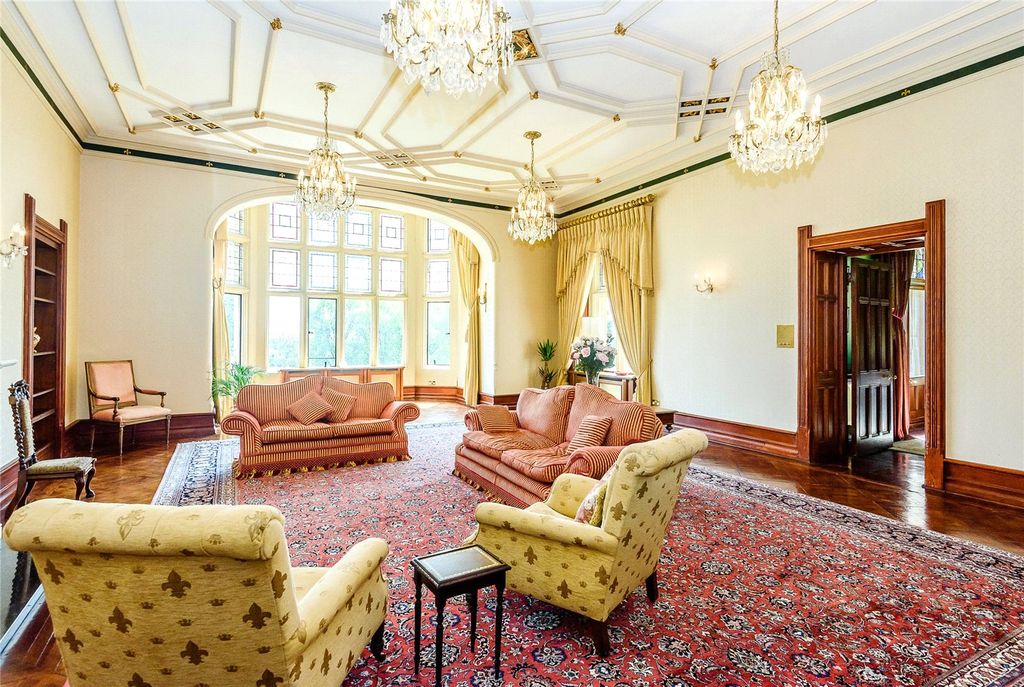 Additional image 5 of 4 bed flat for saleWyfold Court, Kingwood, Henley-On-Thames, Oxfordshire RG9