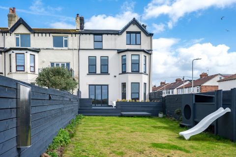 Sandheys Terrace, Brighton-Le-Sands L22