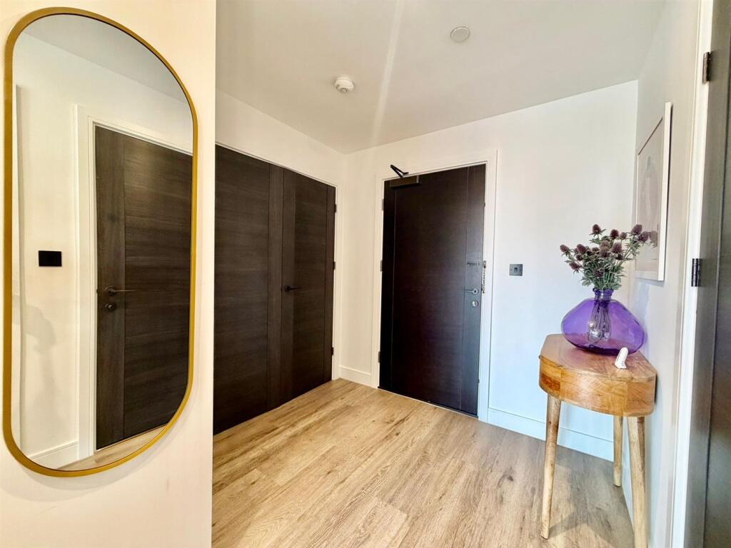 Additional image 5 of LUXURY SHOW HOME- Snow Hill Wharf, Birmingham, B4