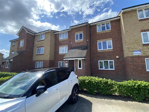 Honey Close, Dagenham RM10