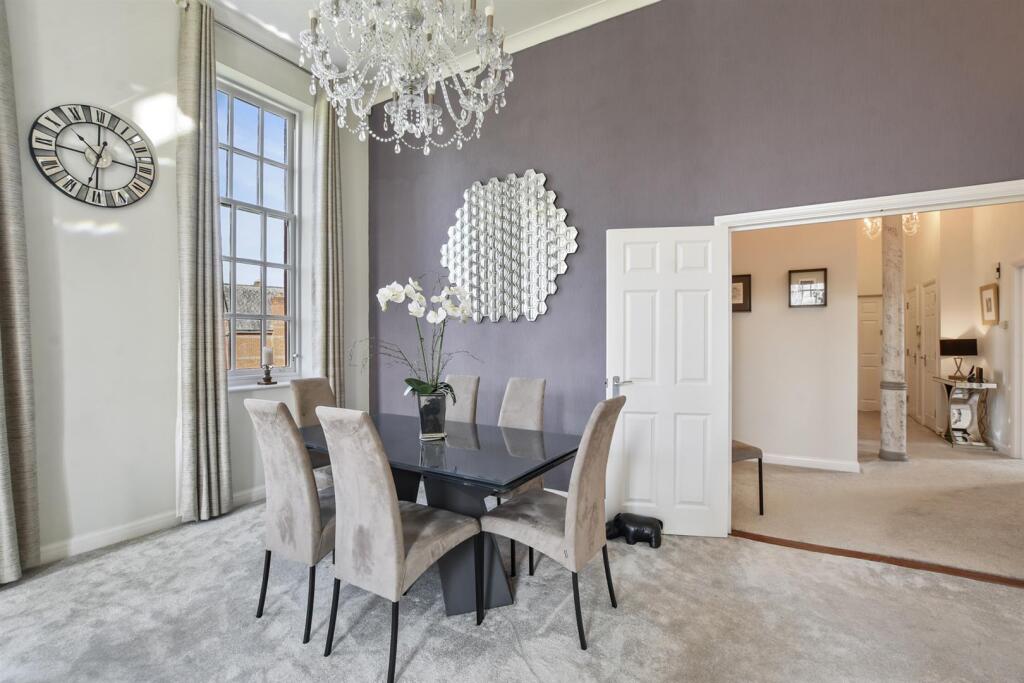Beningfield Drive, Napsbury Park photo 2