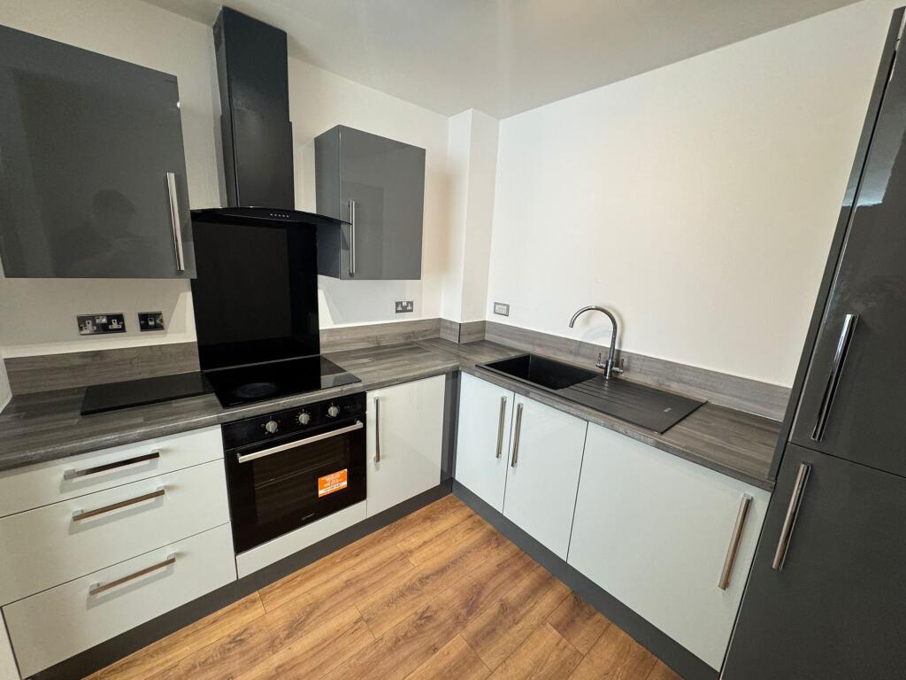 Mint Drive, Hockley, B18 photo 4