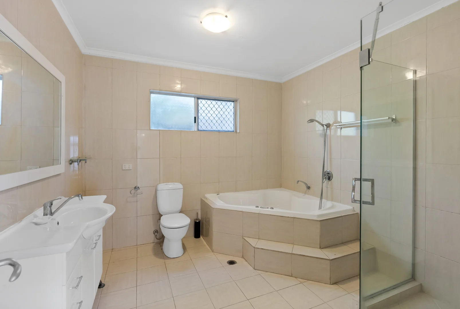 Additional image 16 of 48 Endeavour Road, Clifton Beach QLD 4879