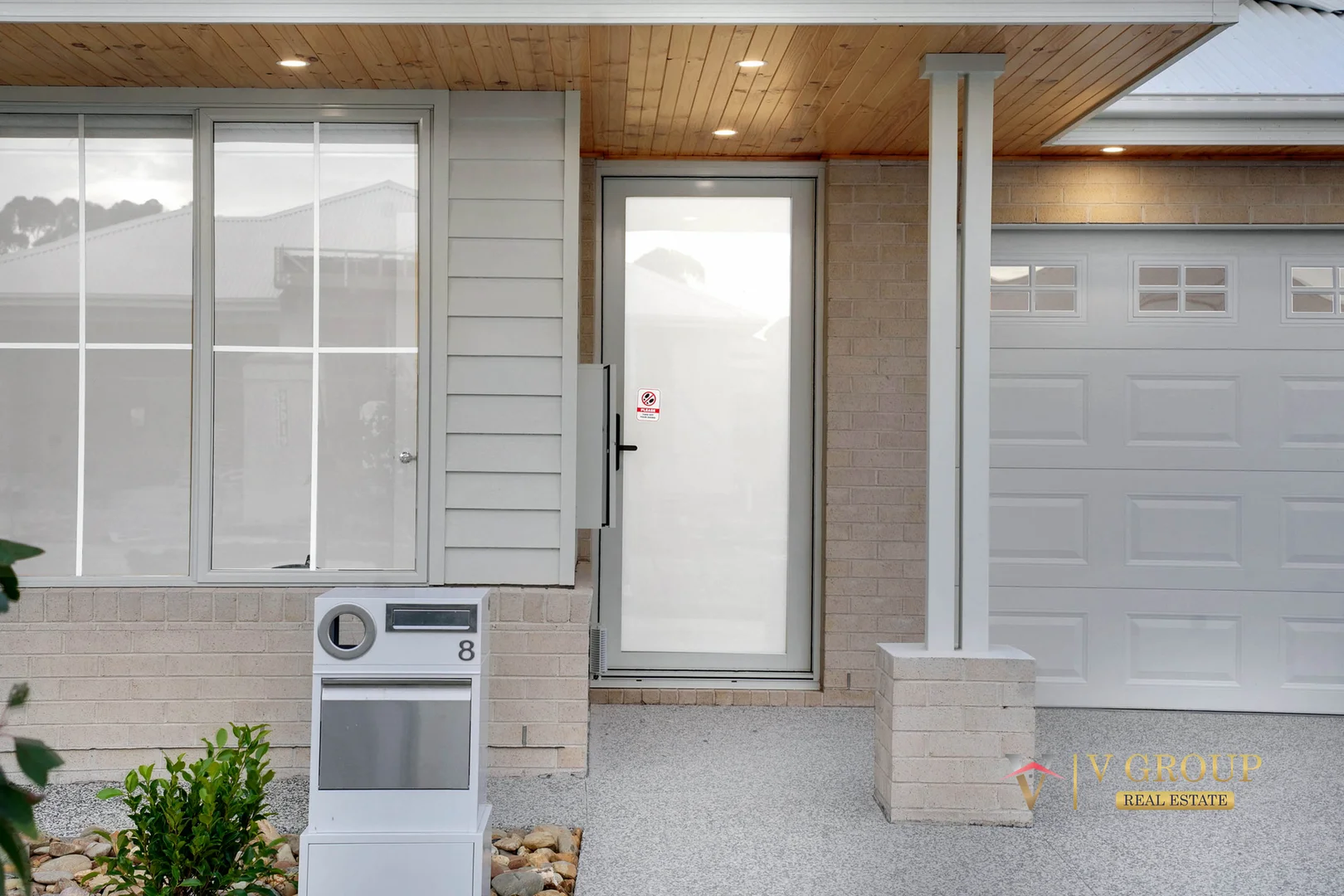 8 Slender Way, Mickleham VIC 3064 photo 3