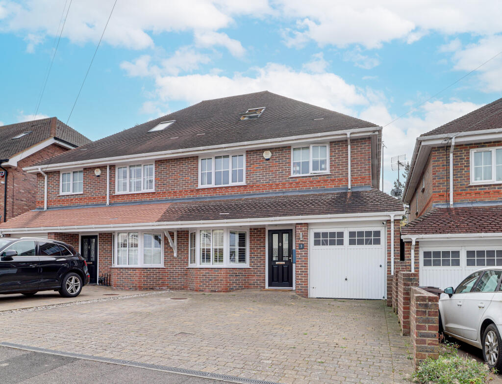 Pipers Avenue, Harpenden, Hertfordshire, AL5