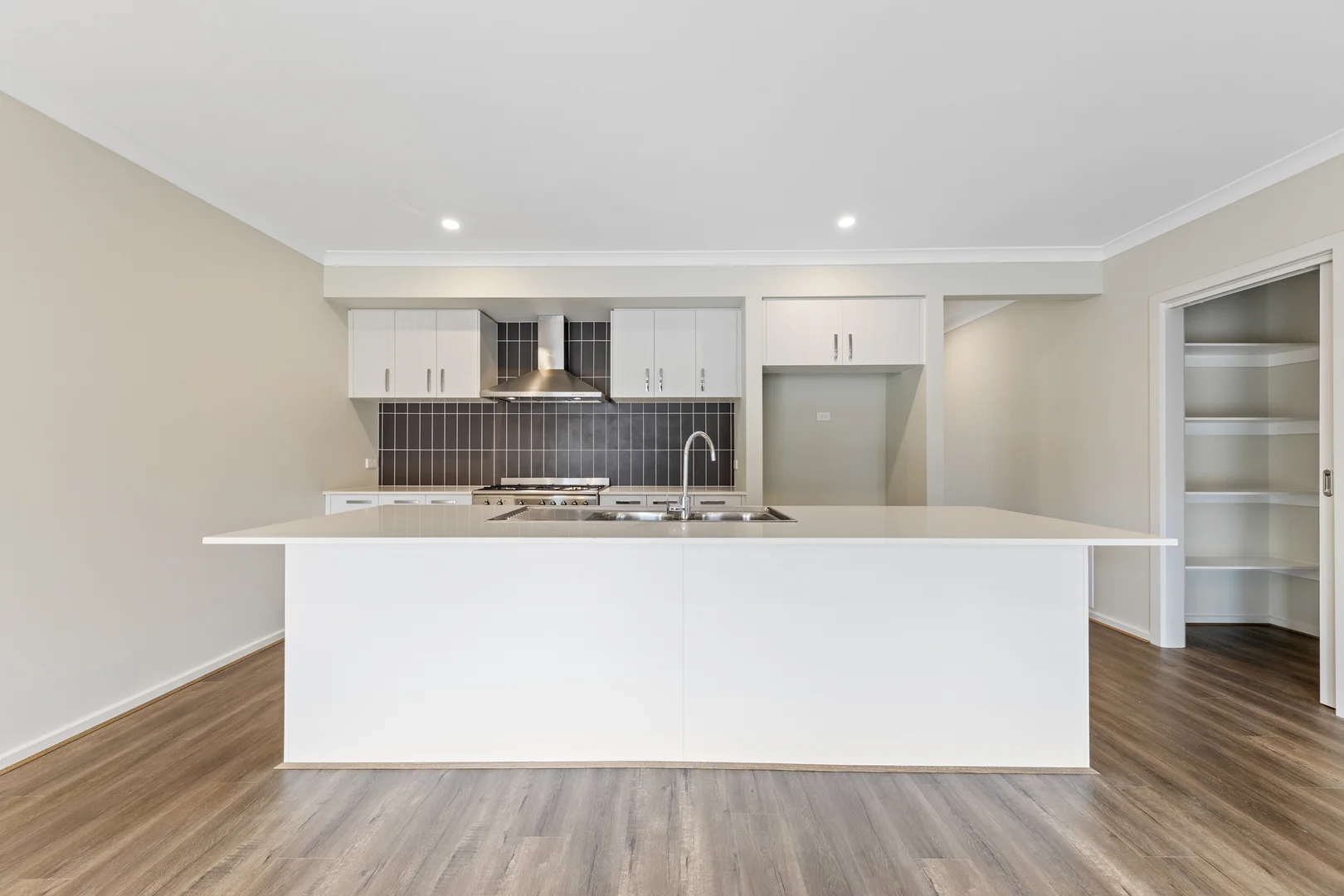 47 Skyline Drive, Warragul VIC 3820 photo 2