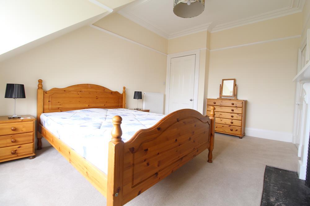 Elmfield  Avenue, top floor, photo 5