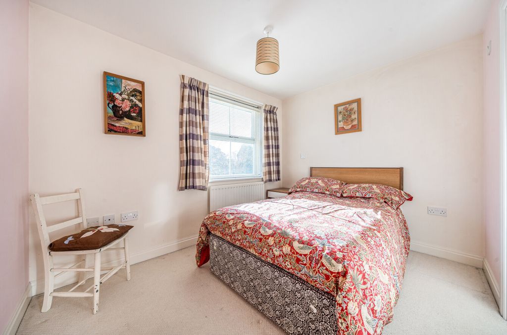 Additional image 6 of 3 bed flat for saleMarshall Square, Banister Park, Southampton, Hampshire SO15
