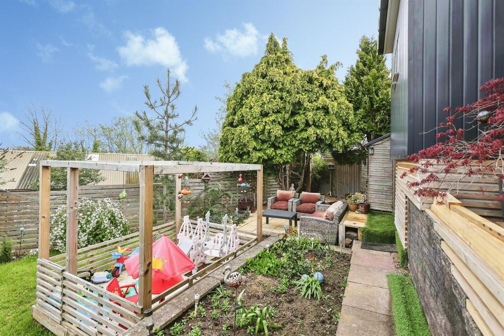 Additional image 19 of Holcroft Road, Halesowen