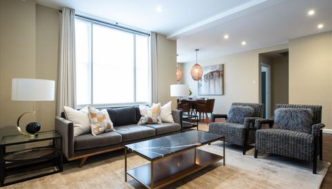 39 Hill Street, London, London W1J