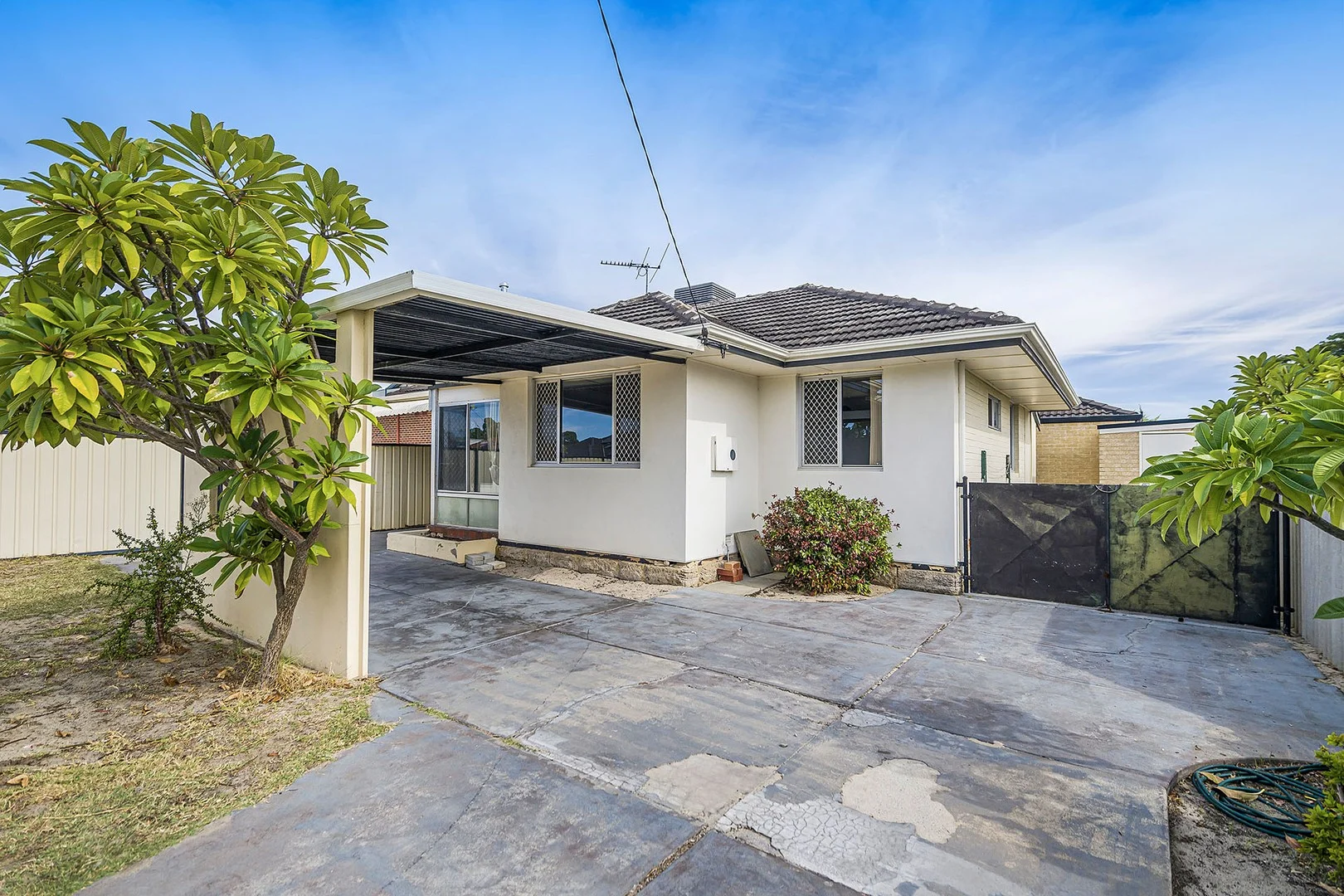 415 Flinders Street, Nollamara WA 6061