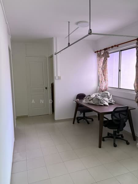 875 Tampines Street 84 photo 2