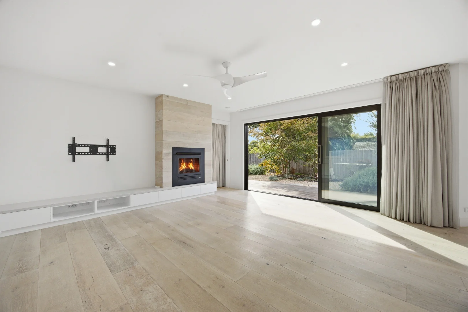 54 Maple Street, Blackburn VIC 3130 photo 2
