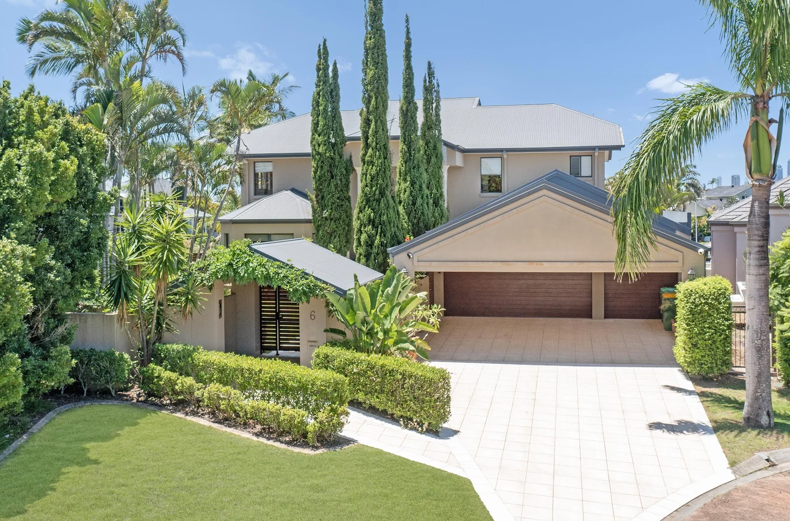 6 Chantilly Close, Benowa QLD 4217