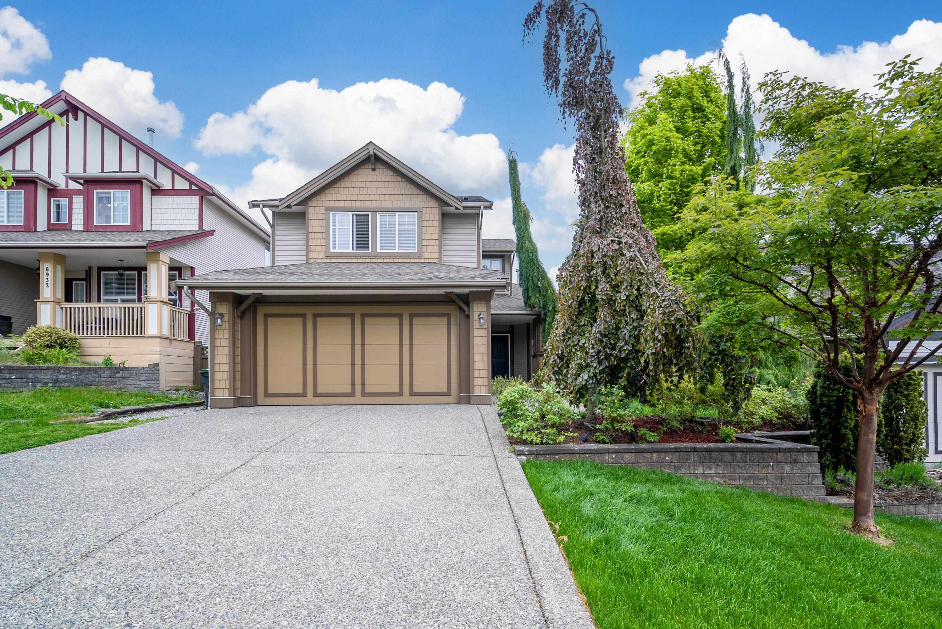 6924 197b Street, Langley, BC, V2Y 3B1