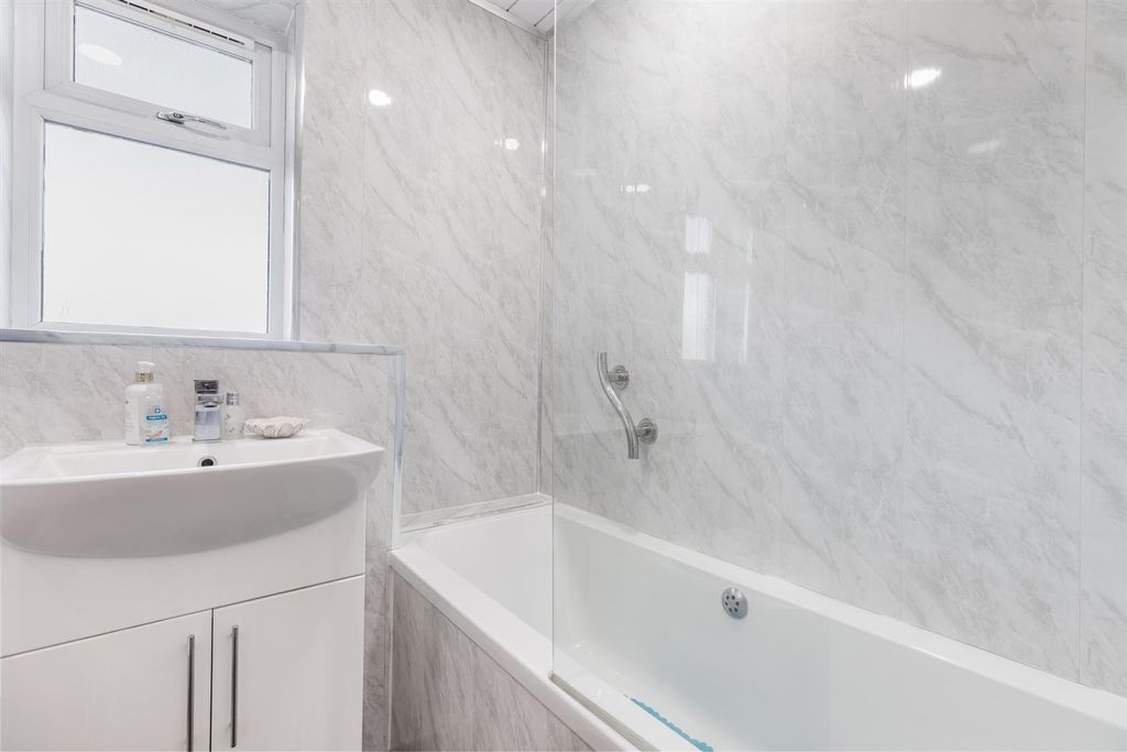 Additional image 20 of 2 bed flat for saleJane Rae Gardens, Clydebank G81