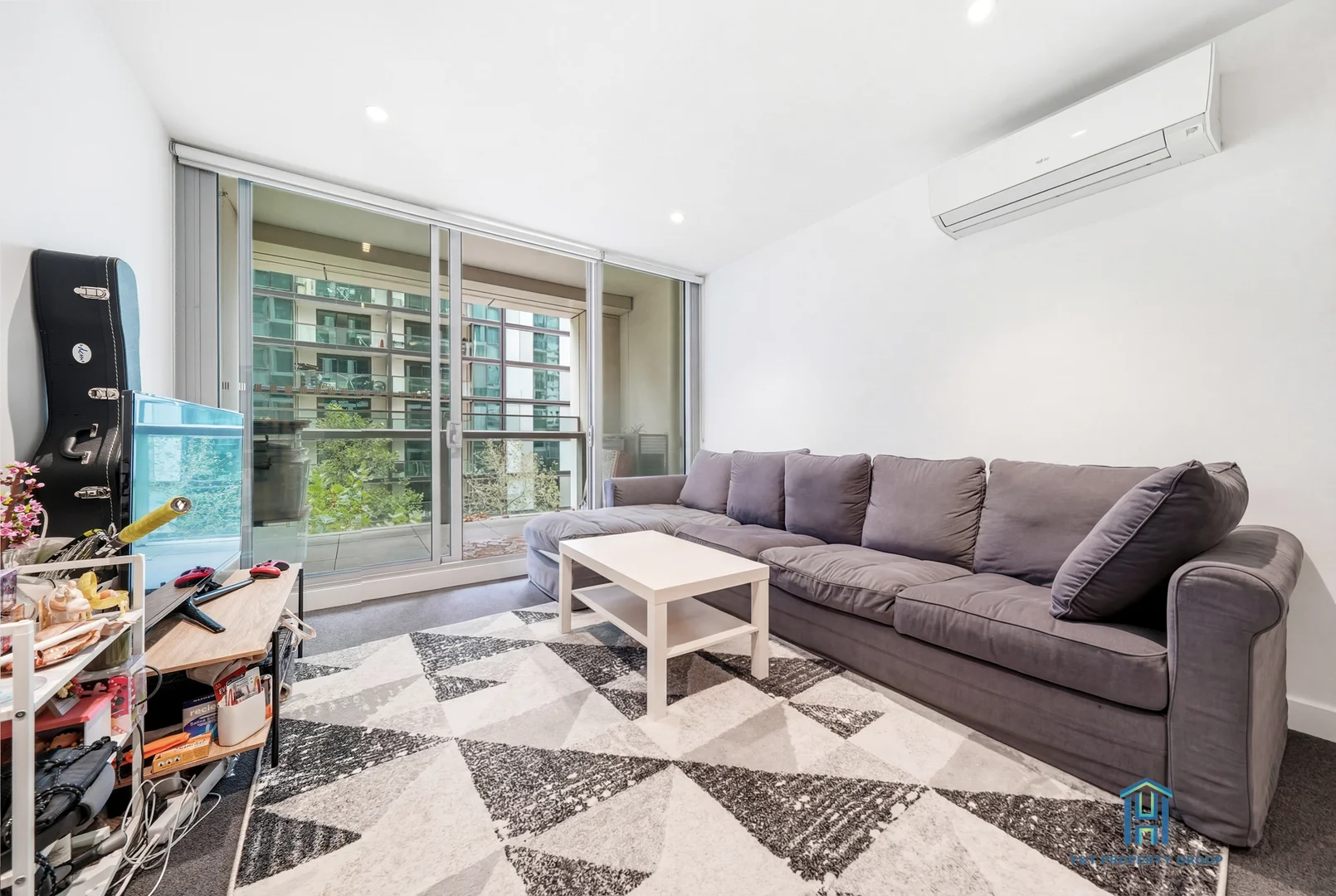 Additional image 2 of 204E/888 Collins Street, Docklands VIC 3008