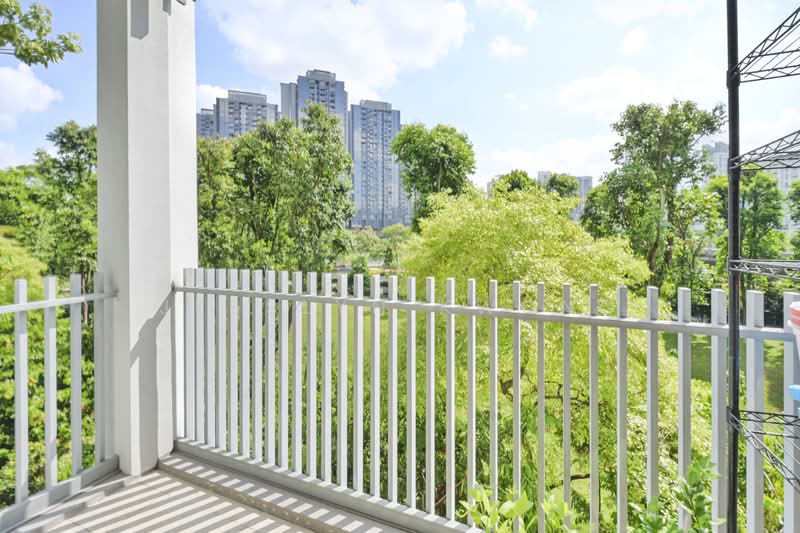 85 West Coast Drive photo 4