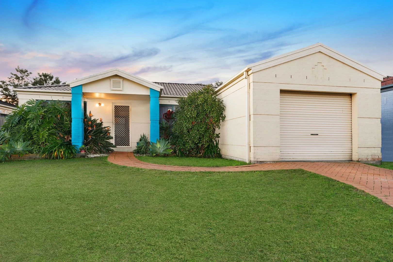 16 Aurora Place, Bateau Bay NSW 2261
