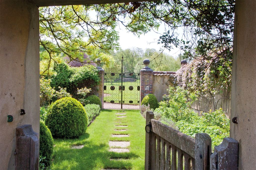 Additional image 17 of 7 bed detached house for saleWilsford Cum Lake, Salisbury, Wiltshire SP4
