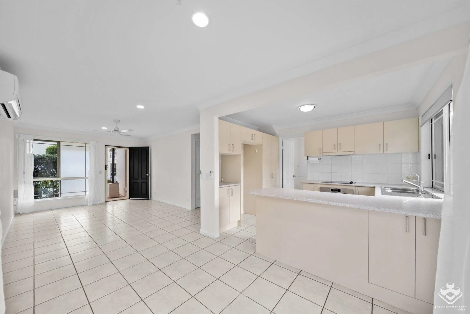 Additional image 5 of ID:21174049/8 Gemview Street, Calamvale QLD 4116