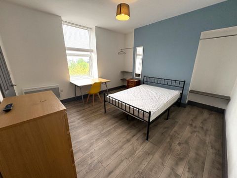 Eaton Crescent, Swansea SA1