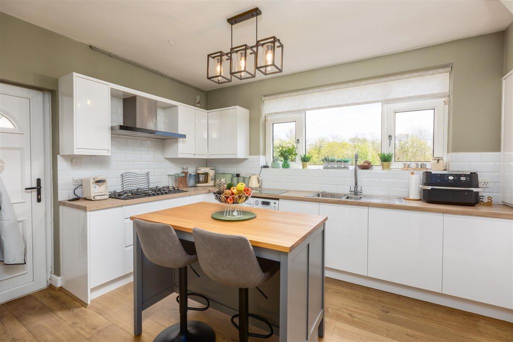 5 bed link detached house for saleParklands View, Sketty, Swansea SA2 photo 4