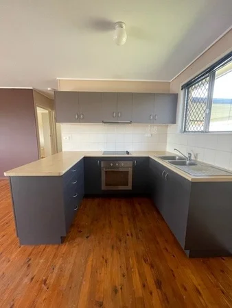 1/200 Stenner Street, Middle Ridge QLD 4350 photo 3