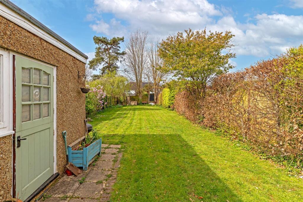 Woodland Drive, St. Albans photo 5