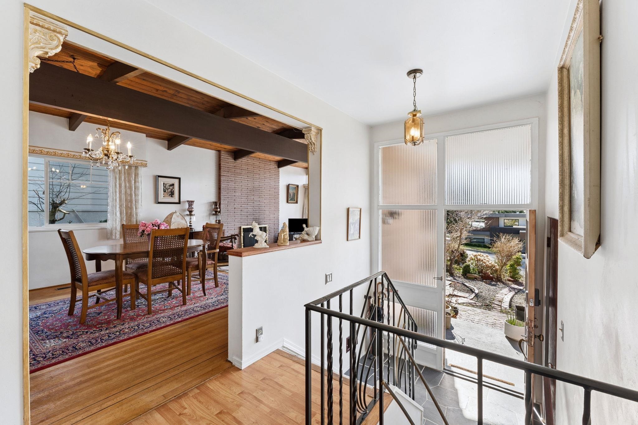 Additional image 2 of 922 Canyon Boulevard, North Vancouver, BC, V7R 2J8