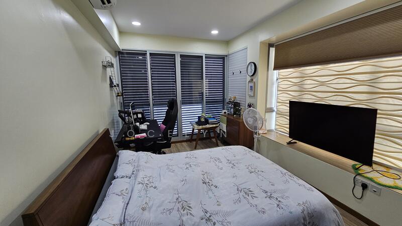 Additional image 6 of 12 Loyang Besar Close