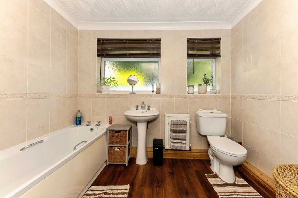 Additional image 8 of 2 bed detached bungalow for saleSea Dyke Way, Grimsby DN36