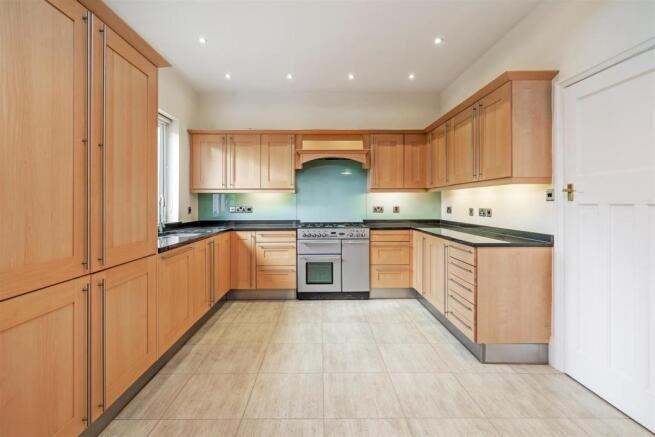 Warwick Road, Solihull, West Midlands, B91 photo 5