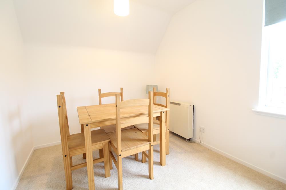 Laurel Avenue, Top Floor, AB22 photo 3