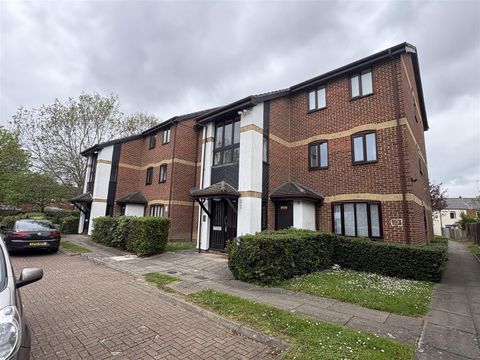 Pennyroyal Court, Reading RG1