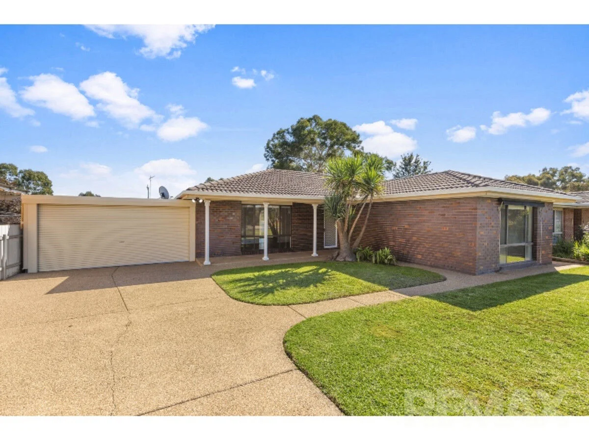 14 Truscott Drive, Ashmont NSW 2650
