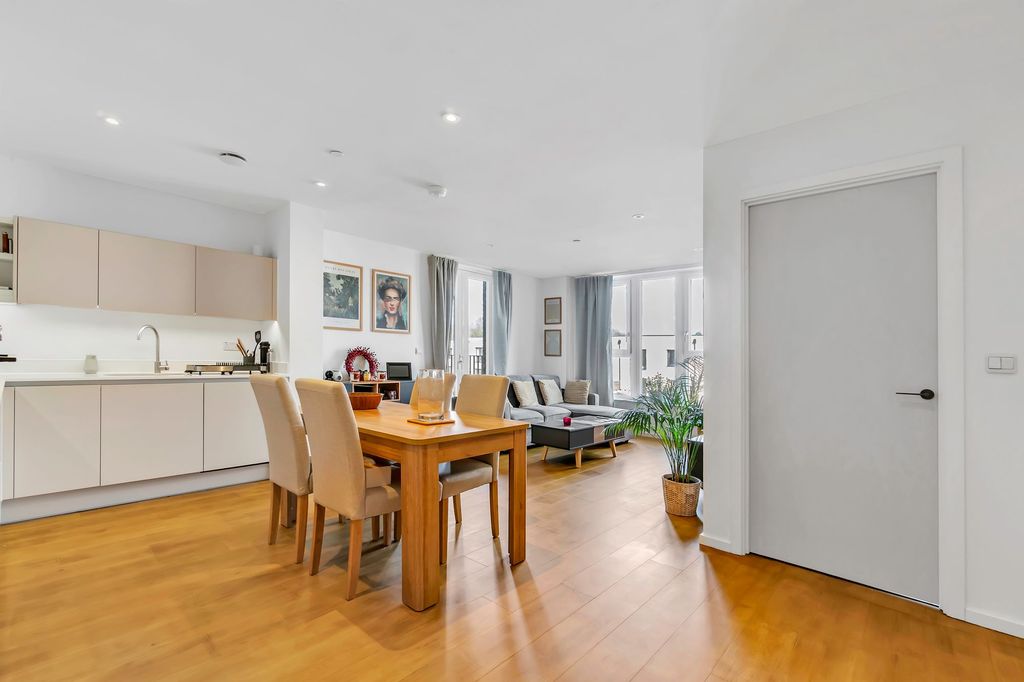 Additional image 2 of 2 bed flat for saleRunway Avenue, Patchway BS34