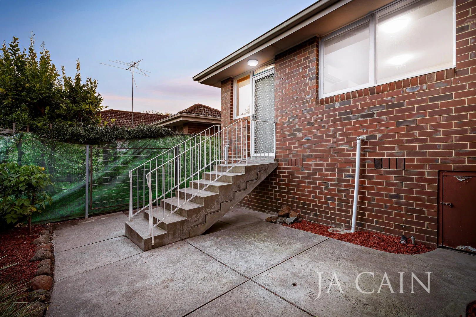 Additional image 9 of 2/6 Yeovil Road, Glen Iris VIC 3146