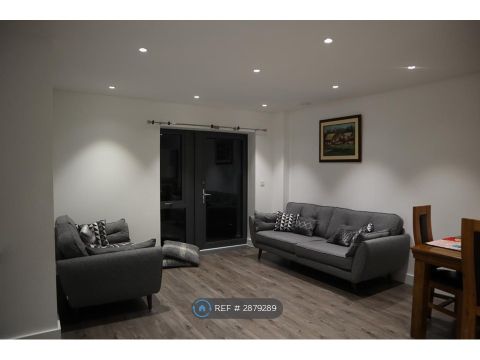 Canaletto Court, London NW10