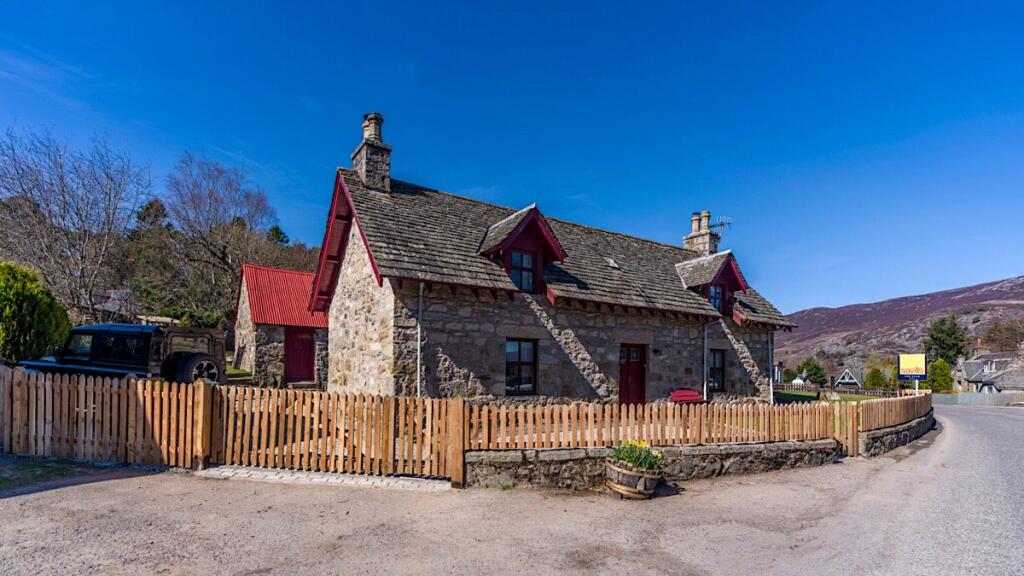 Juniper Cottage, Mar Road, Braemar, Aberdeenshire, AB35