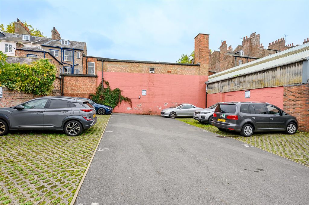 Additional image 7 of 2 bed flat for saleSt Catherines Court, York YO24