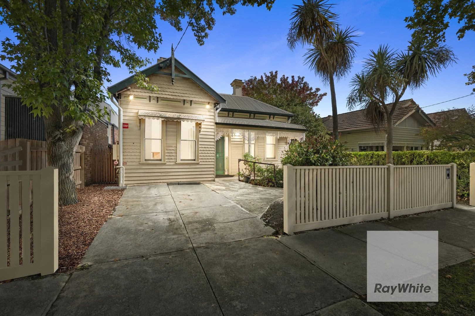 14 Rathmines Street, Fairfield VIC 3078