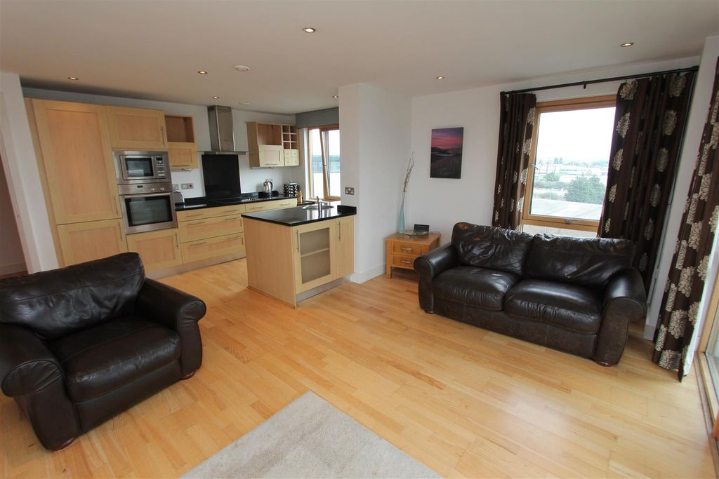 2 bed flat for saleMcclintock House, Leeds Dock LS10 photo 3
